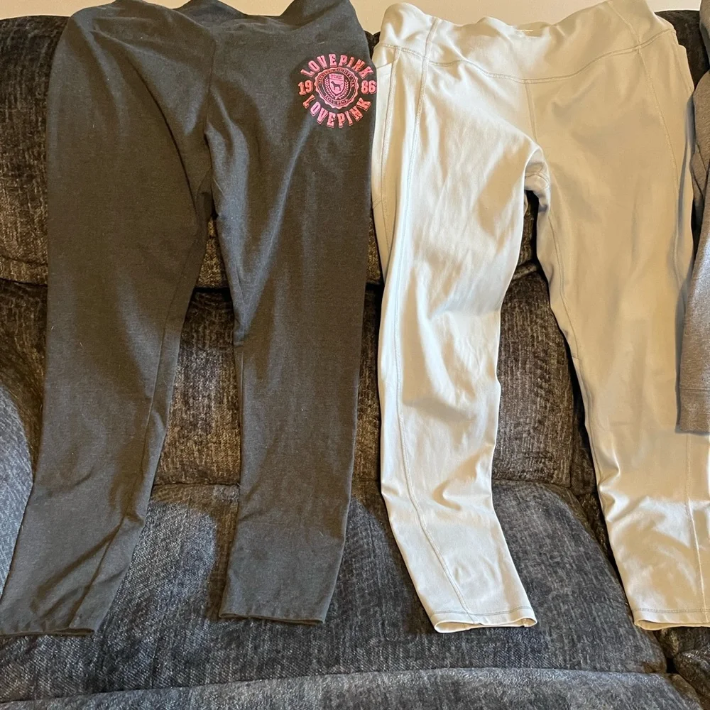 (3) EUC BUNDLE PINK VS LEGGINGS AND SHIRT SIZE L - Picture 2 of 9